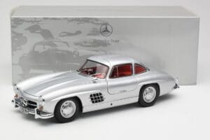 Mercedes 300 SL W198 Gullwing Сребрист Металик Minichamps 1:18 B66040379 Метал — снимка 8 от 8