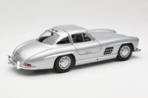 Mercedes 300 SL W198 Gullwing Сребрист Minichamps 1:18 110037210 Метал — снимка 3 от 8