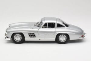 Mercedes 300 SL W198 Gullwing Сребрист Minichamps 1:18 110037210 Метал — снимка 4 от 8