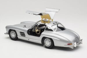 Mercedes 300 SL W198 Gullwing Сребрист Minichamps 1:18 110037210 Метал — снимка 5 от 8