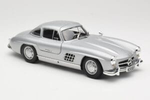 Mercedes 300 SL W198 Gullwing Сребрист Minichamps 1:18 110037210 Метал — снимка 6 от 8