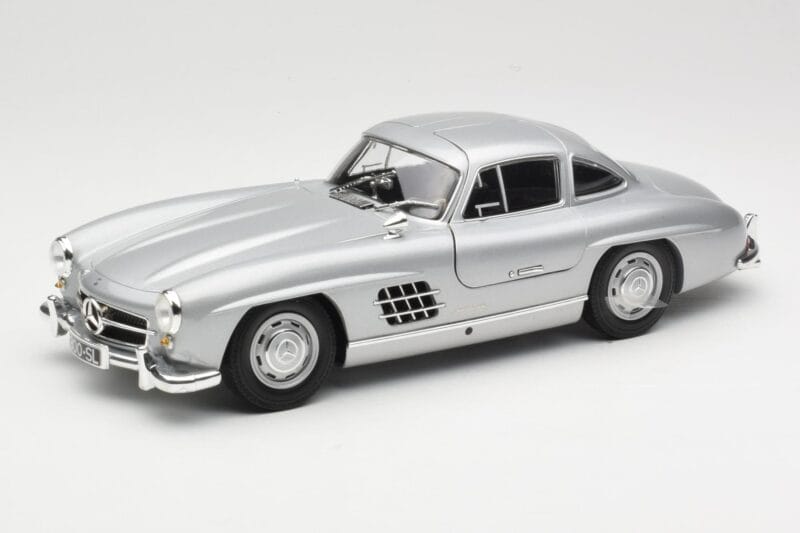 Mercedes 300 SL W198 Gullwing Сребрист Minichamps 1:18 110037210 Метал