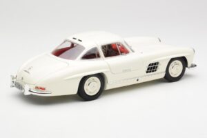 Mercedes 300 SL W198 Бял Minichamps 1:18 180039006 Метал — снимка 3 от 8