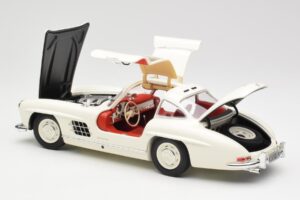 Mercedes 300 SL W198 Бял Minichamps 1:18 180039006 Метал — снимка 5 от 8