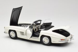Mercedes 300 SL W198 Roadster Бял С Мек Покрив Minichamps 1:18 180039034 Метал — снимка 6 от 9