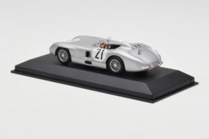 Mercedes 300 SLR #21 K. Kling / A. Simon 24 Hours of Le Mans 1955 Minichamps 1:43 432553021 Метал — снимка 3 от 4