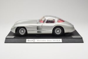 Mercedes 300 SLR Сребърен Revell 1:12 08851 Метал — снимка 4 от 8