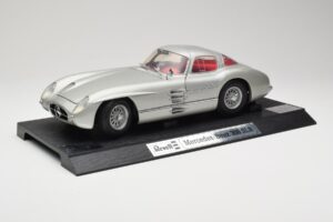 Mercedes 300 SLR Сребърен Revell 1:12 08851 Метал
