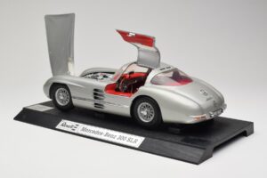 Mercedes 300 SLR Сребърен Revell 1:12 08851 Метал — снимка 5 от 8