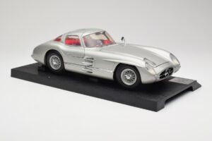 Mercedes 300 SLR Сребърен Revell 1:12 08851 Метал — снимка 6 от 8