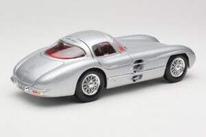 Mercedes 300 SLR Uhlenhaut Coupe Сребрист Maisto 1:18 36898 Метал — снимка 3 от 8