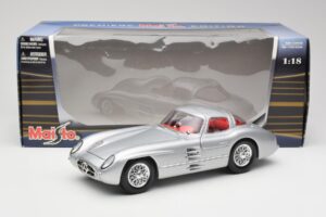 Mercedes 300 SLR Uhlenhaut Coupe Сребрист Maisto 1:18 36898 Метал — снимка 8 от 8