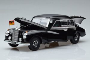 Mercedes 300 W186 Konrad Adenauer Norev 1:18 183707 Метал — снимка 2 от 9