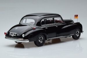 Mercedes 300 W186 Konrad Adenauer Norev 1:18 183707 Метал — снимка 3 от 9