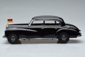 Mercedes 300 W186 Konrad Adenauer Norev 1:18 183707 Метал — снимка 5 от 9
