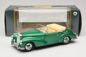 Mercedes 300S Cabriolet Green Metallic Maisto 1:18 52116 Метал — снимка 7 от 7