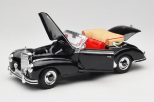 Mercedes 300S W188 Roadster Черен Welly 1:18 801-3271398 Метал — снимка 2 от 8