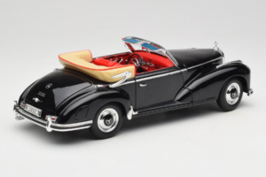 Mercedes 300S W188 Roadster Черен Welly 1:18 801-3271398 Метал — снимка 3 от 8