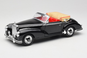 Mercedes 300S W188 Roadster Черен Welly 1:18 801-3271398 Метал
