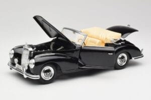 Mercedes 300SC W188 Obsidian Черен Maisto 1:18 806B Метал — снимка 2 от 8