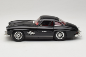 Mercedes 300SL Черен Bburago 1:18 3015-M3 Метал — снимка 4 от 8