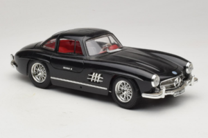 Mercedes 300SL Черен Bburago 1:18 3015-M3 Метал — снимка 6 от 8