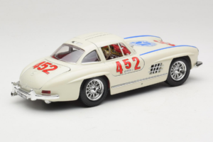 Mercedes 300SL #452 Mille Miglia 1955 Бял Bburago 1:18 3015-M2 Метал — снимка 3 от 8