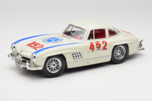 Mercedes 300SL #452 Mille Miglia 1955 Бял Bburago 1:18 3015-M2 Метал