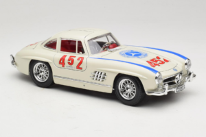 Mercedes 300SL #452 Mille Miglia 1955 Бял Bburago 1:18 3015-M2 Метал — снимка 6 от 8