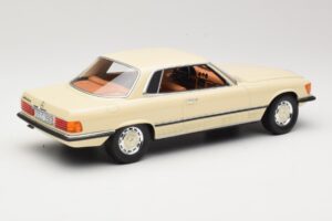 Mercedes 350 SLC C107 Бял Cult Models 1:18 CML049-1 Метал — снимка 2 от 6