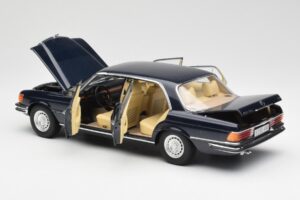 Mercedes 450 SEL 6.9 W116 Тъмносин Revell 1:18 8956 Метал — снимка 5 от 8