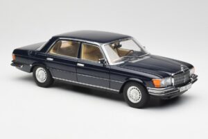 Mercedes 450 SEL 6.9 W116 Тъмносин Revell 1:18 8956 Метал — снимка 6 от 8