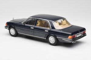 Mercedes 450 SEL 6.9 W116 Тъмносин Revell 1:18 8956 Метал — снимка 7 от 8
