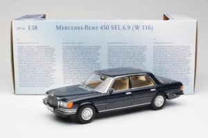 Mercedes 450 SEL 6.9 W116 Тъмносин Revell 1:18 8956 Метал — снимка 8 от 8