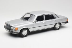 Mercedes 450 SEL 6.9 W116 Сребрист Revell 1:18 8955 Метал