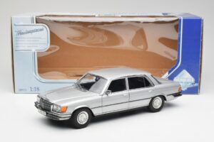 Mercedes 450 SEL 6.9 W116 Сребрист Revell 1:18 8955 Метал — снимка 8 от 8