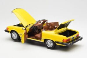 Mercedes 450SL R107 Жълт US Version Norev 1:18 183727 Метал — снимка 6 от 9