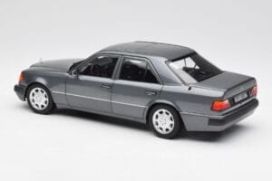 Mercedes 500 E W124 Pearl Сив Norev 1:18 183946 Метал — снимка 7 от 8