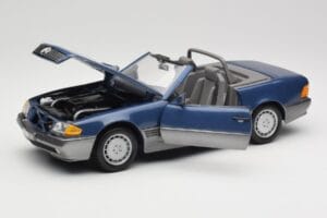 Mercedes SL 500 R129 Nautic Blue Metallic Revell 1:18 8081 Метал — снимка 2 от 8