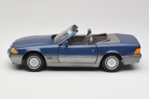 Mercedes SL 500 R129 Nautic Blue Metallic Revell 1:18 8081 Метал — снимка 4 от 8