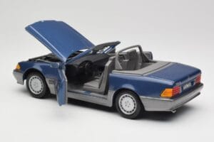 Mercedes SL 500 R129 Nautic Blue Metallic Revell 1:18 8081 Метал — снимка 5 от 8