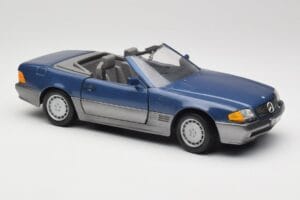 Mercedes SL 500 R129 Nautic Blue Metallic Revell 1:18 8081 Метал — снимка 6 от 8