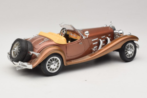 Mercedes 500K Roadster Меден Metallic Bburago 1:18 3020-P1 Метал — снимка 3 от 8