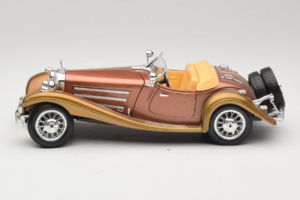 Mercedes 500K Roadster Меден Metallic Bburago 1:18 3020-P1 Метал — снимка 4 от 8