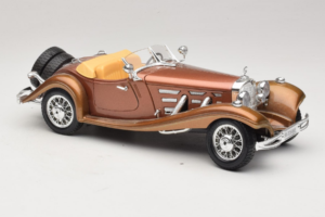Mercedes 500K Roadster Меден Metallic Bburago 1:18 3020-P1 Метал — снимка 6 от 8