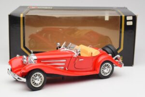 Mercedes 500K Roadster Червен Bburago 1:18 3020 Метал — снимка 8 от 8