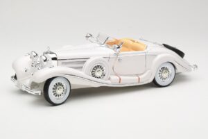 Mercedes 500K Special Roadster Бял Premiere Edition Maisto 1:18 536055 Метал
