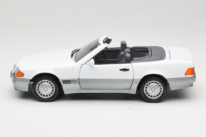 Mercedes 500 SL R129 Бял Roadtough 1:18 92048 Метал — снимка 4 от 8