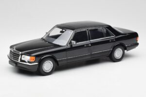 Mercedes 560 SEL W126 Черен Дилърско Издание Norev 1:18 B66040599 Метал