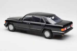 Mercedes 560 SEL W126 Черен Дилърско Издание Norev 1:18 B66040599 Метал — снимка 7 от 8